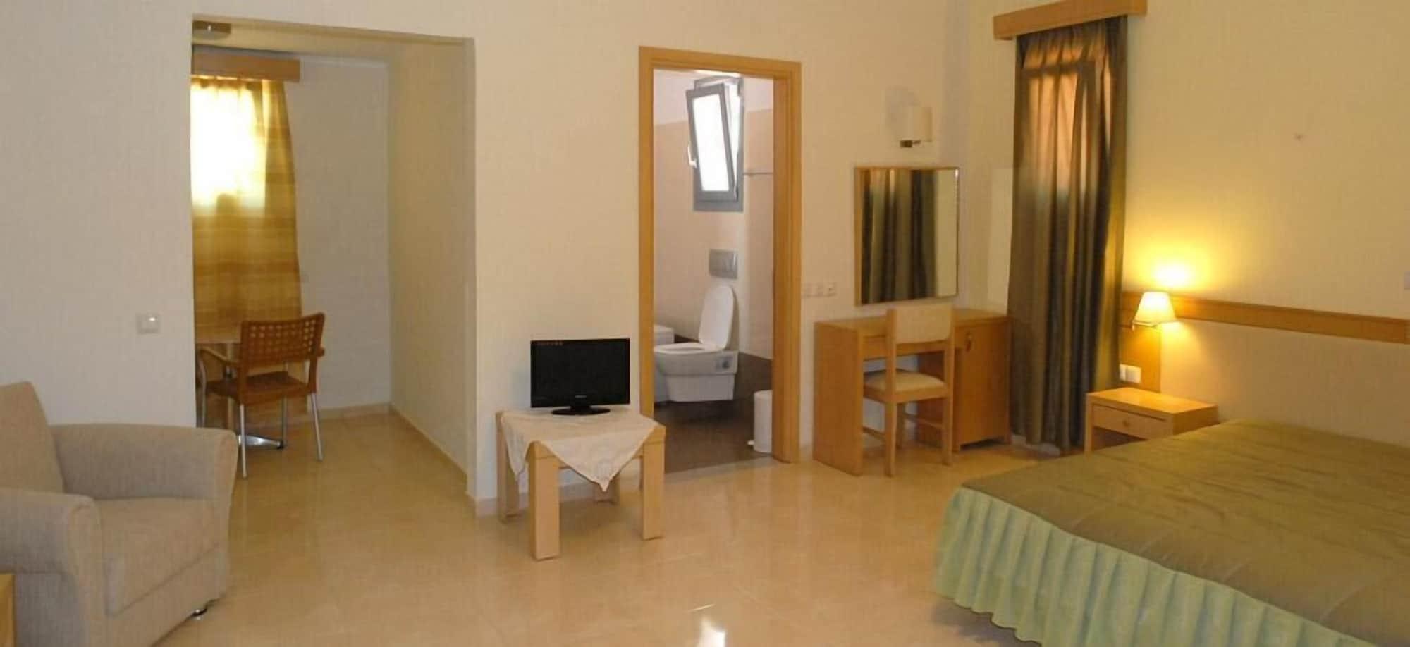 Theofilos Classic 3* Petra (Lesbos)
