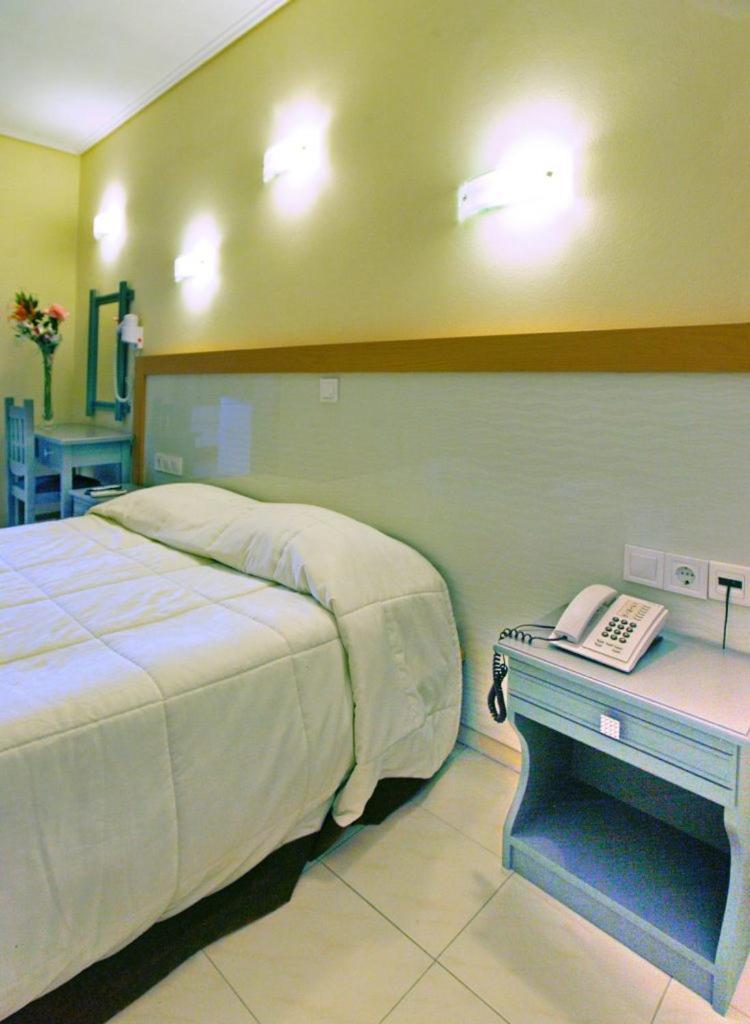 Theofilos Classic 3* Petra (Lesbos)
