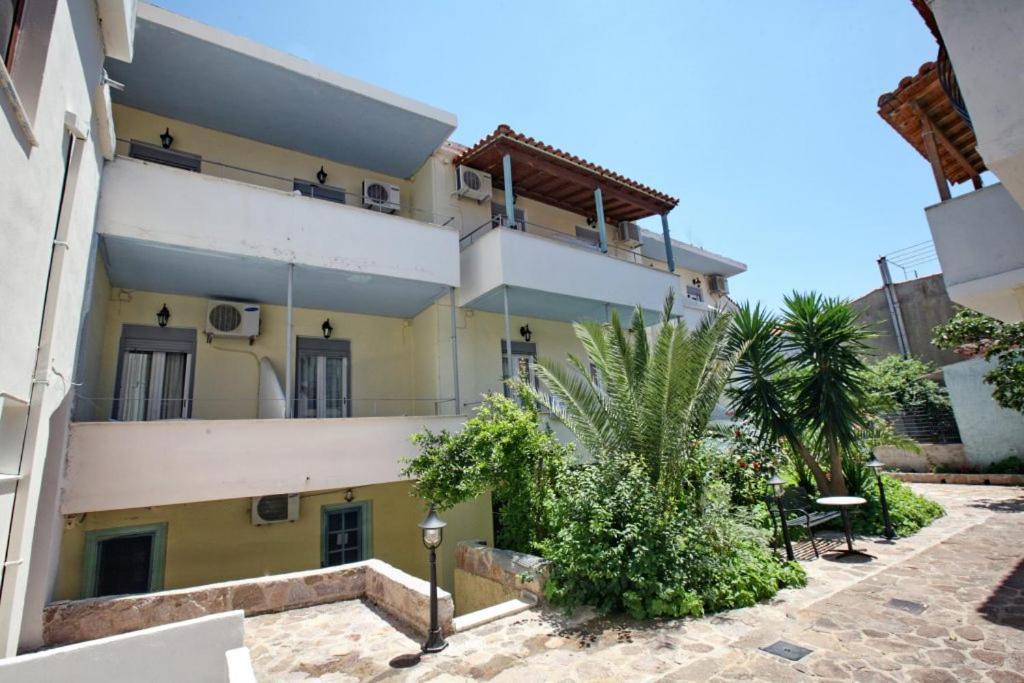 Theofilos Classic Hotel